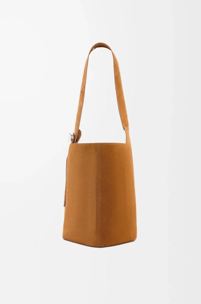 Large Pebble bucket bag in suede calfskin Tobacco Large Pebble bucket bag in suede calfskin Tobacco