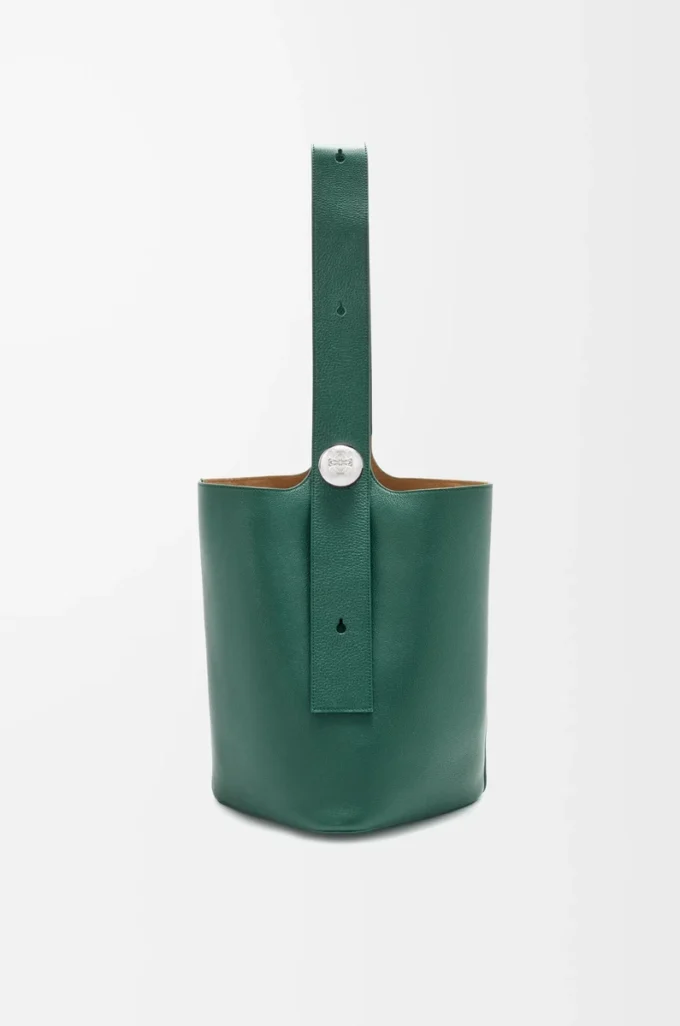 Large Pebble bucket in supple grained calfskin Evergreen Large Pebble bucket in supple grained calfskin Evergreen