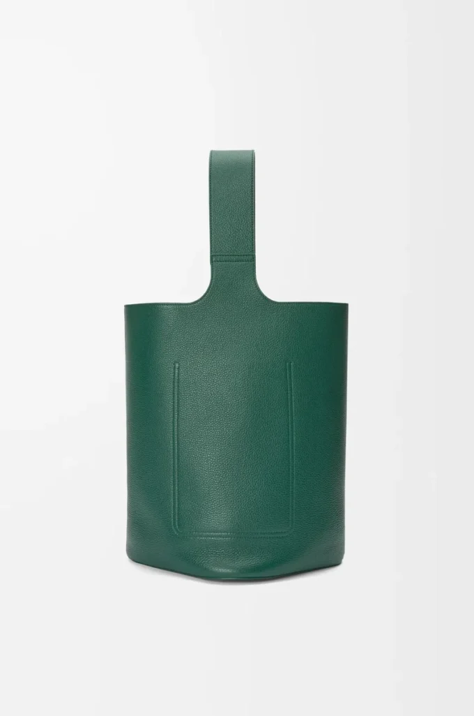 Large Pebble bucket in supple grained calfskin Evergreen Large Pebble bucket in supple grained calfskin Evergreen