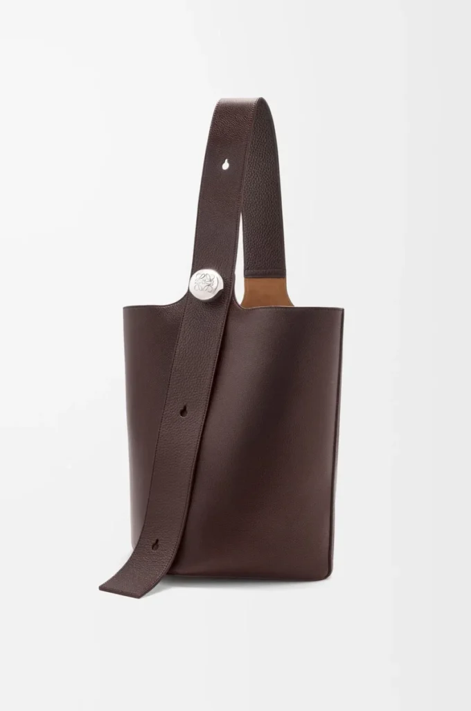 Large Pebble bucket in supple grained calfskin Oxblood Large Pebble bucket in supple grained calfskin Oxblood