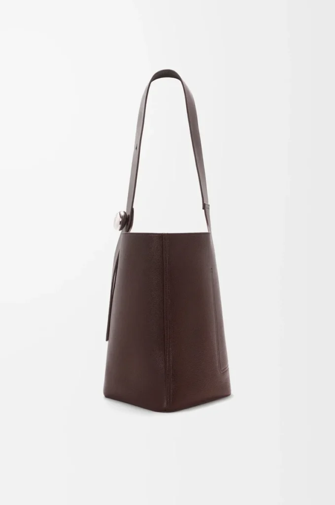 Large Pebble bucket in supple grained calfskin Oxblood Large Pebble bucket in supple grained calfskin Oxblood