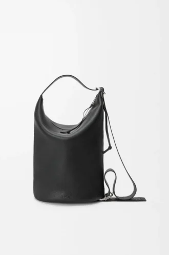Loop bucket in supple grained calfskin Black