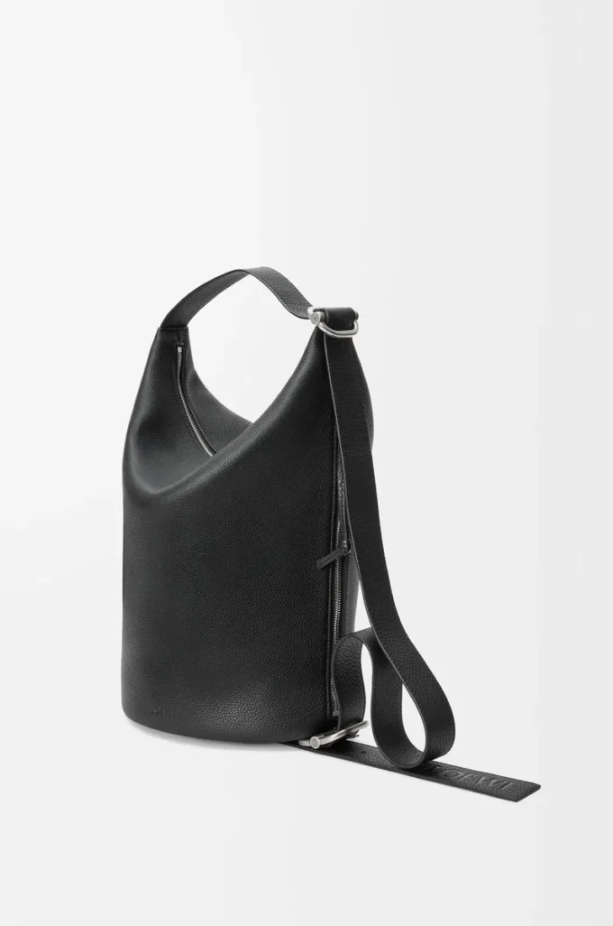 Loop bucket in supple grained calfskin Black Loop bucket in supple grained calfskin Black