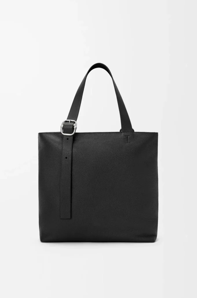 Loop zipped tote in supple grained calfskin Black