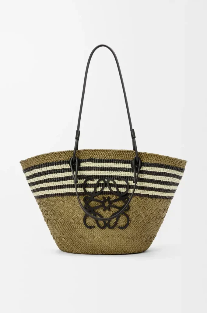 Medium Anagram basket in iraca palm and calfskin Dark Khaki/Black