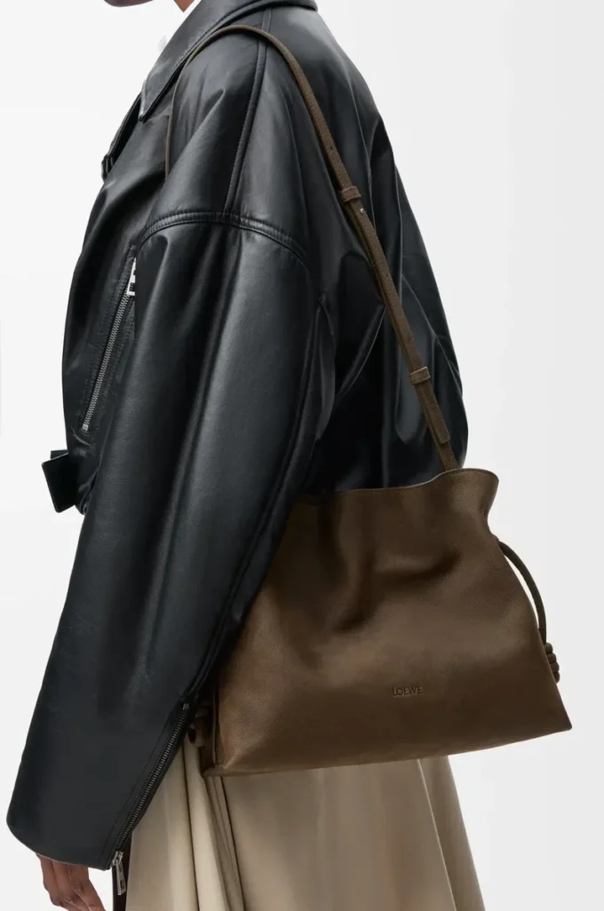 Medium Flamenco clutch in grained nubuck Tundra