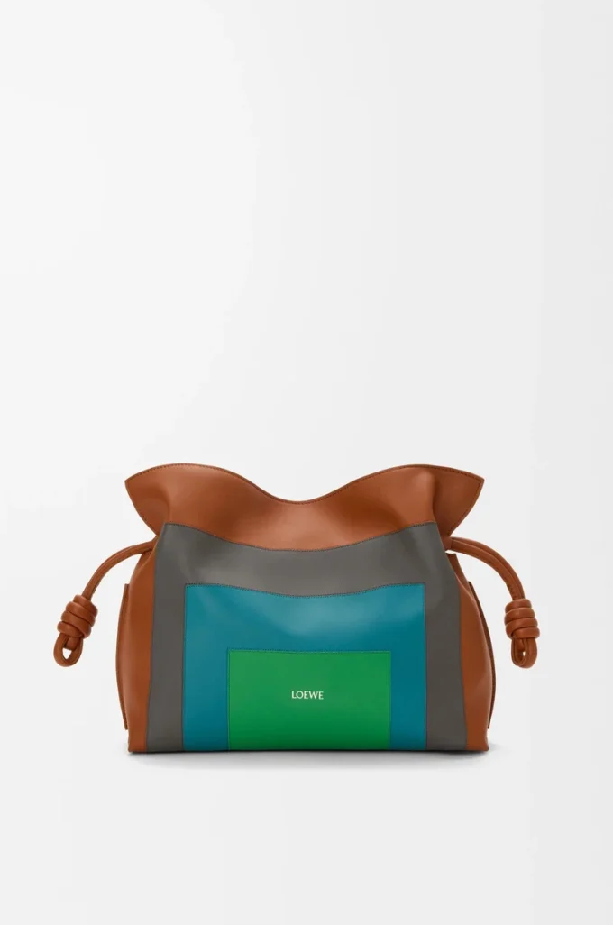 Medium Flamenco clutch in nappa calfskin Caramel/Bright Green Medium Flamenco clutch in nappa calfskin Caramel/Bright Green