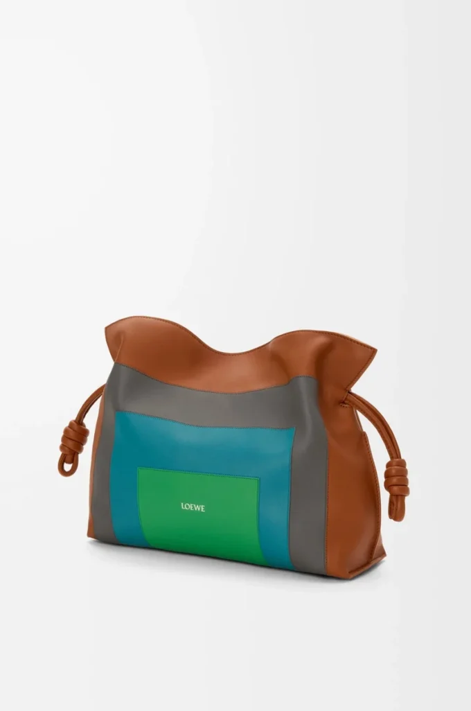 Medium Flamenco clutch in nappa calfskin Caramel/Bright Green Medium Flamenco clutch in nappa calfskin Caramel/Bright Green