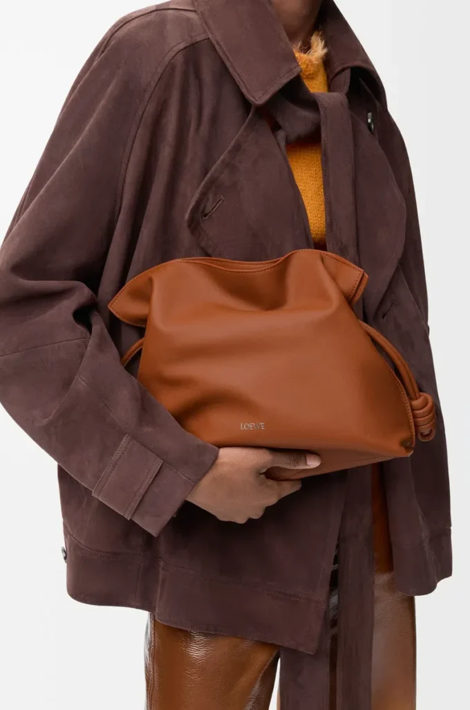 Medium Flamenco clutch in nappa calfskin Squirrel