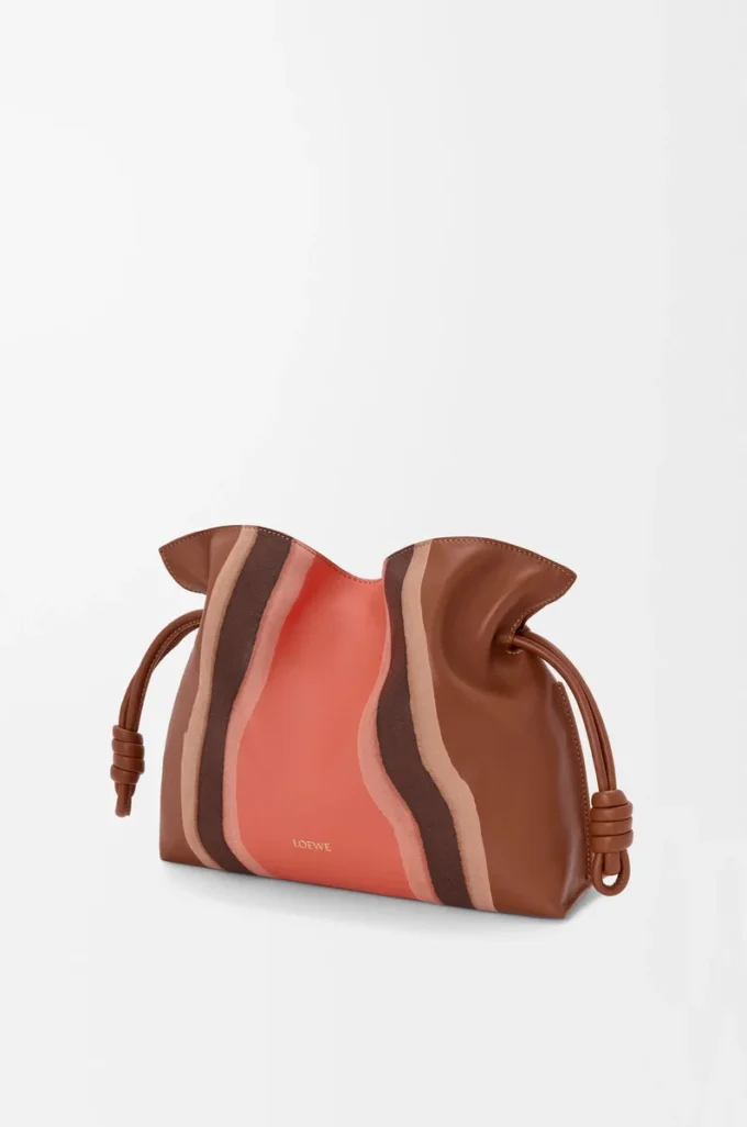 Medium Flamenco clutch Landscape in nappa calfskin Pecan/Parrot Pink Medium Flamenco clutch Landscape in nappa calfskin Pecan/Parrot Pink