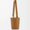 Medium Pebble bucket in smooth calfskin Oak Medium Pebble bucket in smooth calfskin Oak