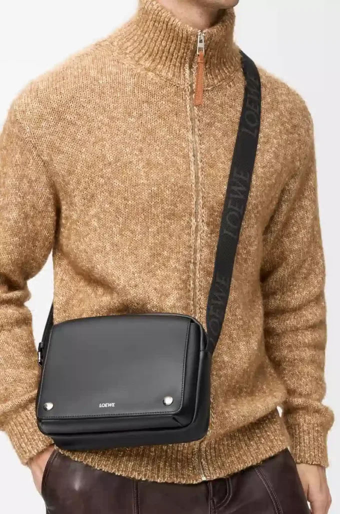 Medium Pebble messenger bag in smooth calfskin Black Medium Pebble messenger bag in smooth calfskin Black