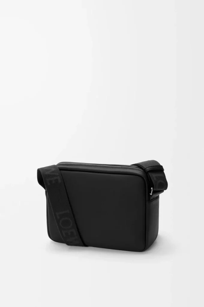 Medium Pebble messenger bag in smooth calfskin Black Medium Pebble messenger bag in smooth calfskin Black