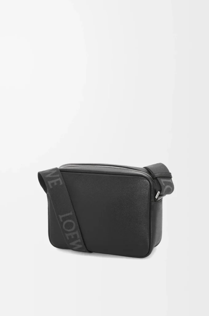 Medium Pebble messenger bag in supple grained calfskin Black