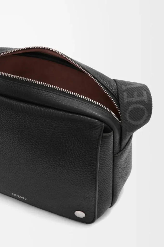 Medium Pebble messenger bag in supple grained calfskin Black