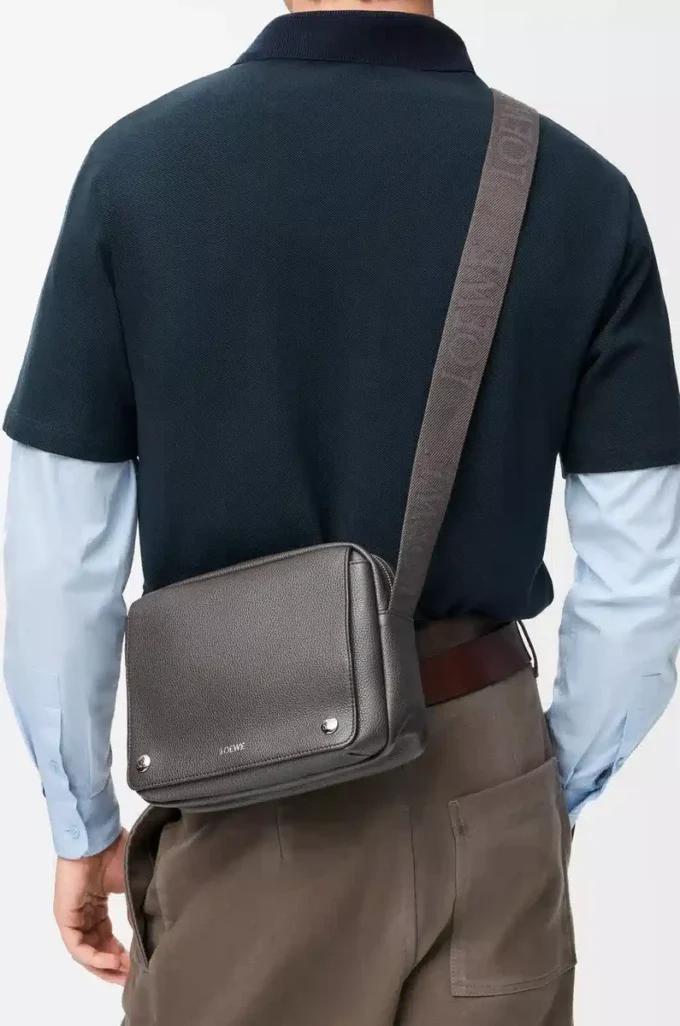 Medium Pebble messenger bag in supple grained calfskin Dark Grey Medium Pebble messenger bag in supple grained calfskin Dark Grey