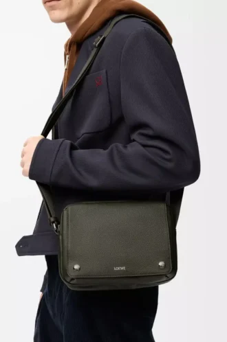 Medium Pebble messenger bag in supple grained calfskin Dark Khaki