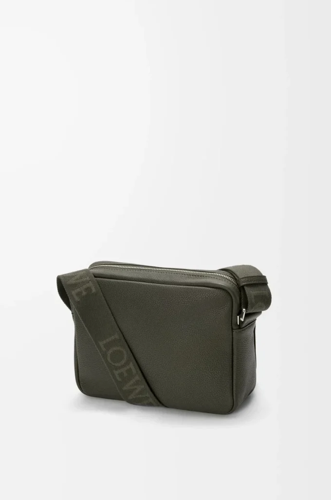 Medium Pebble messenger bag in supple grained calfskin Dark Khaki