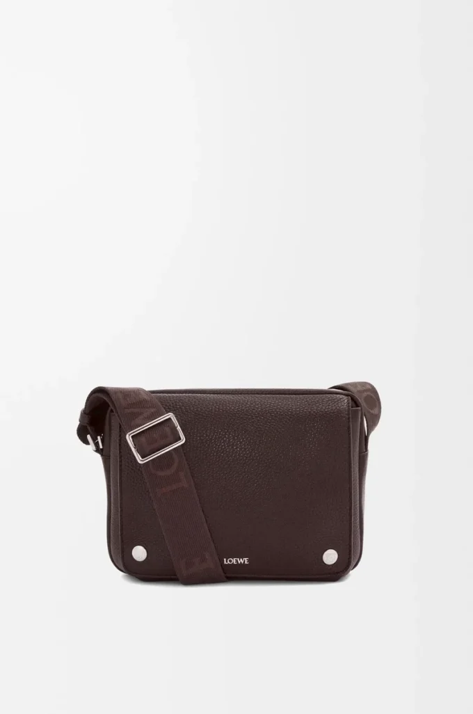 Medium Pebble messenger bag in supple grained calfskin Oxblood