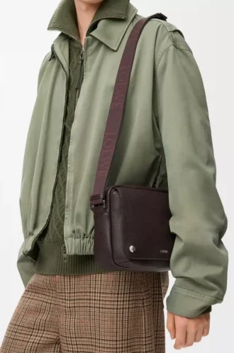 Medium Pebble messenger bag in supple grained calfskin Oxblood