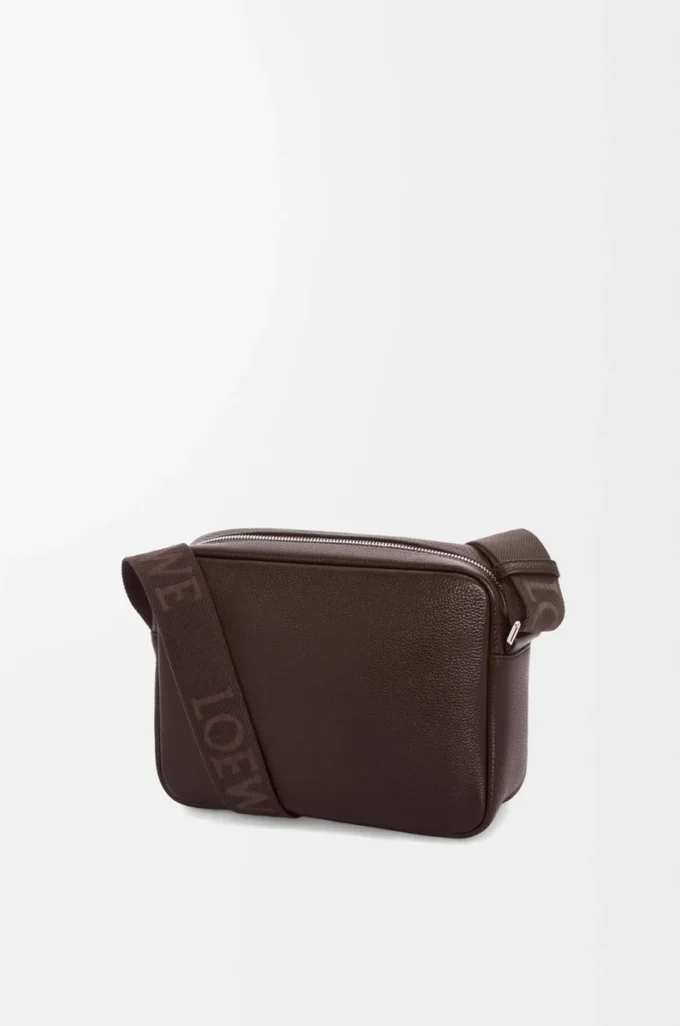 Medium Pebble messenger bag in supple grained calfskin Oxblood