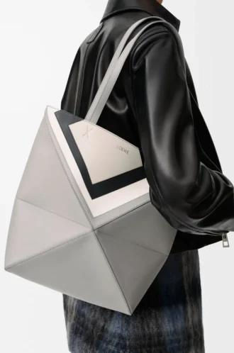 Medium Puzzle Fold tote in nappa calfskin Grey/Light Ghost