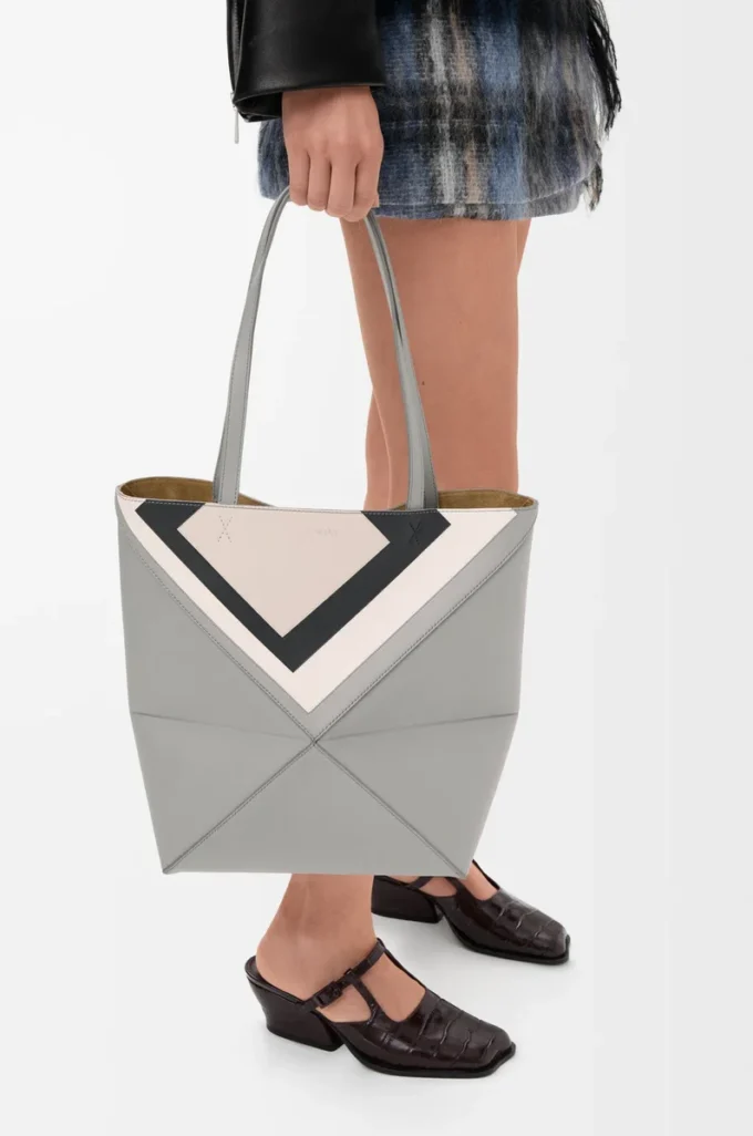 Medium Puzzle Fold tote in nappa calfskin Grey/Light Ghost Medium Puzzle Fold tote in nappa calfskin Grey/Light Ghost