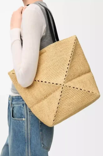Medium Puzzle Fold tote in raffia Natural