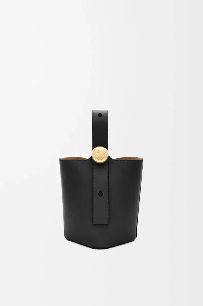 Mini Pebble bucket in smooth calfskin Black
