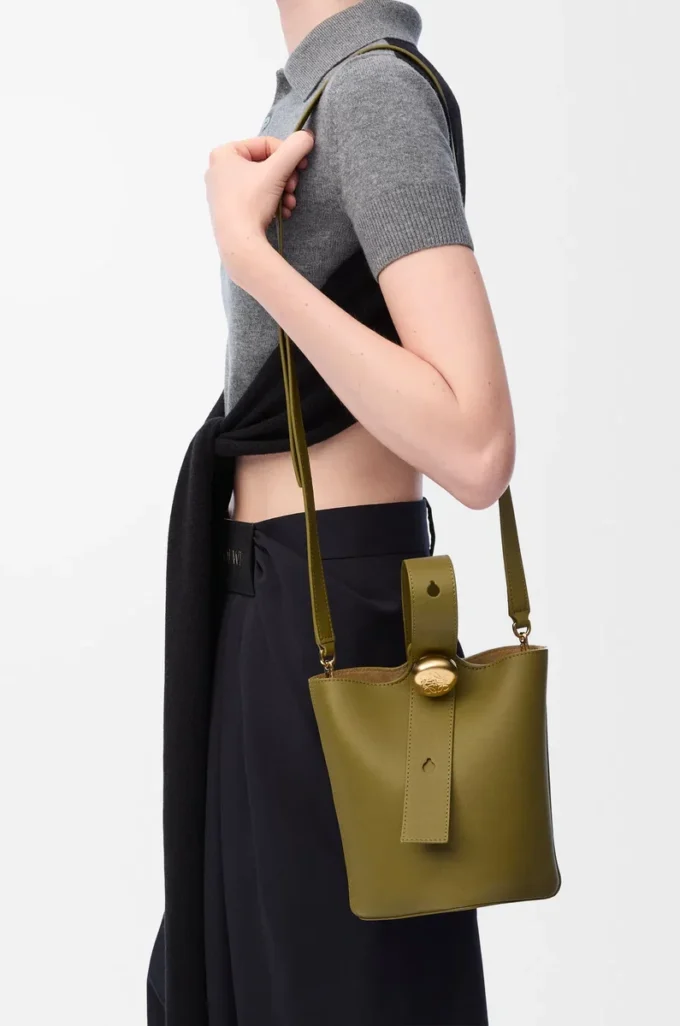 Mini Pebble bucket in smooth calfskin Olive