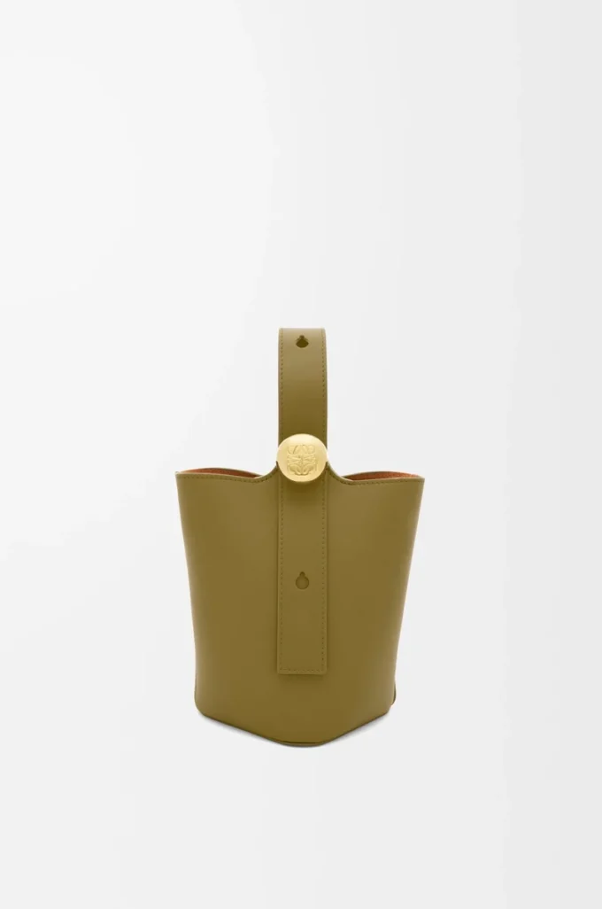 Mini Pebble bucket in smooth calfskin Olive