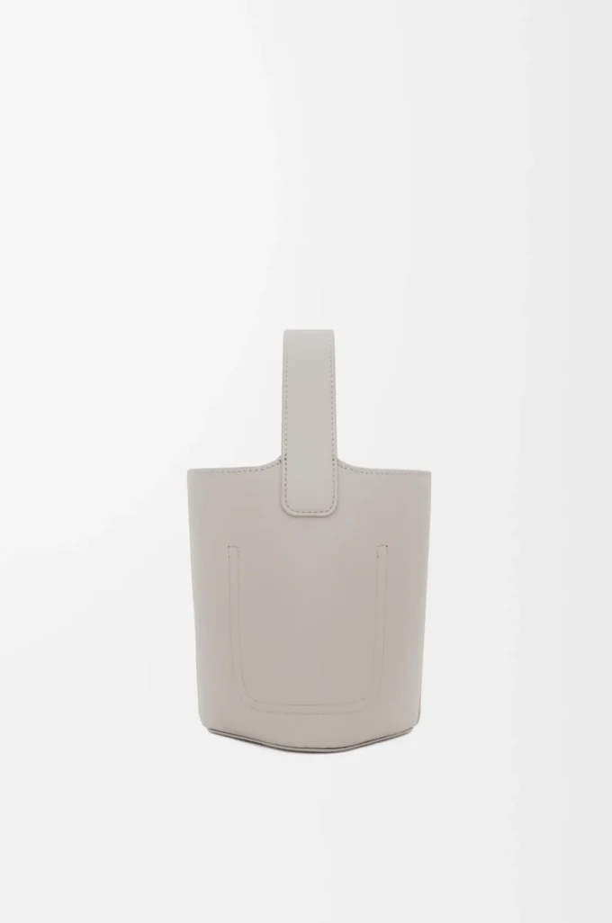 Mini Pebble bucket in smooth calfskin Shell Grey Mini Pebble bucket in smooth calfskin Shell Grey