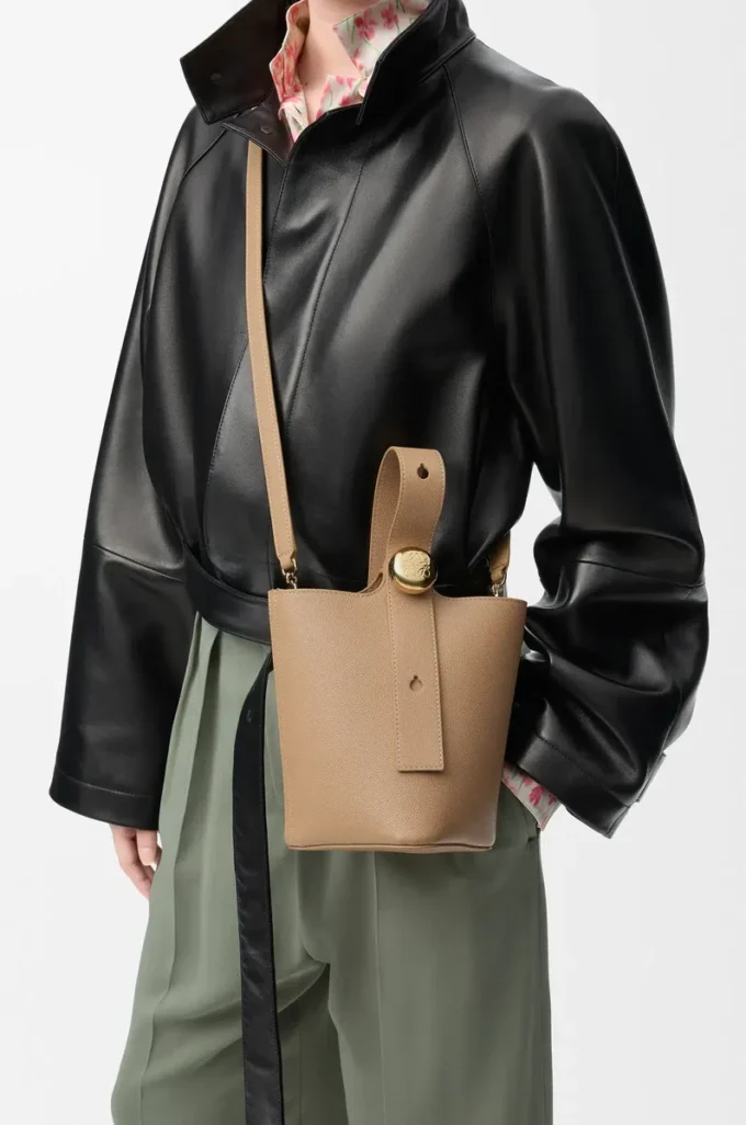 Mini Pebble bucket in soft grained calfskin Latte