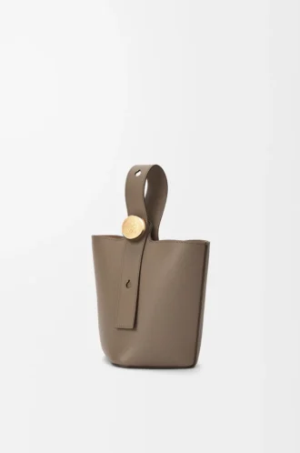 Mini Pebble bucket in soft grained calfskin Taupe