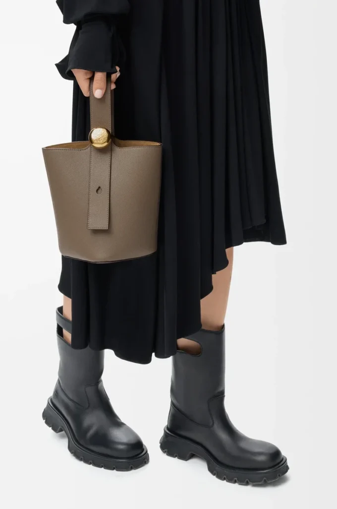 Mini Pebble bucket in soft grained calfskin Taupe Mini Pebble bucket in soft grained calfskin Taupe