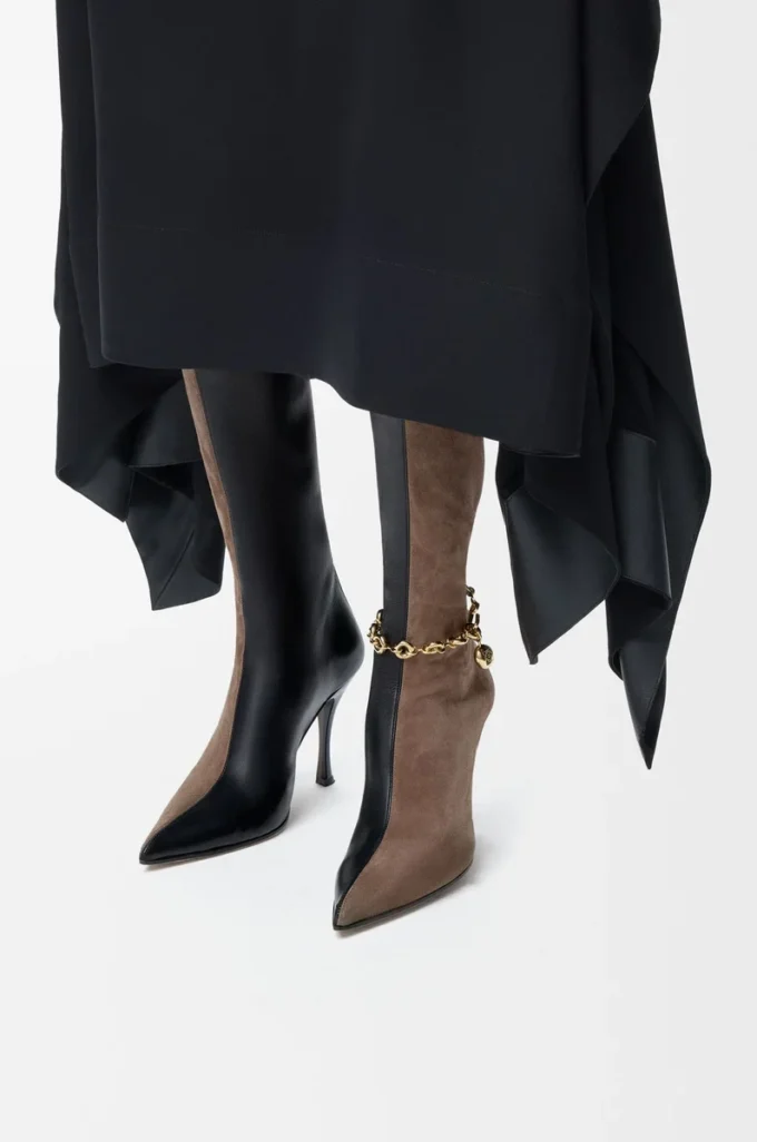 New Comic boot in stretch lambskin and suede Black/Cigar New Comic boot in stretch lambskin and suede Black/Cigar