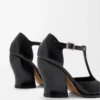 Onda T-bar pump in brushed calfskin Black Onda T-bar pump in brushed calfskin Black