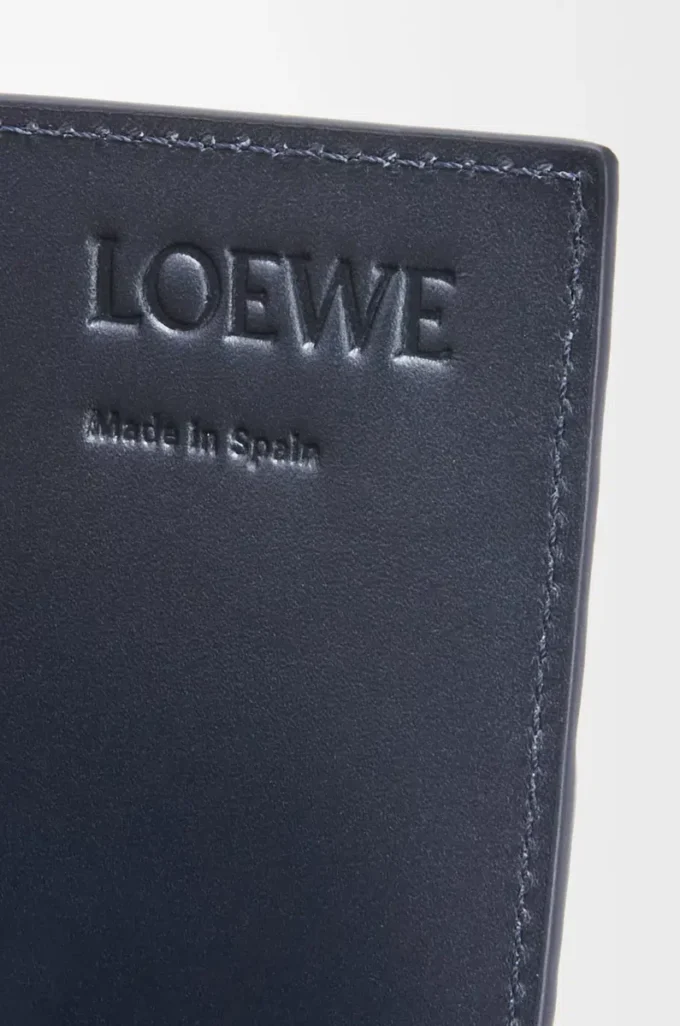 Open cardholder in textured classic calfskin Deep Navy Open cardholder in textured classic calfskin Deep Navy