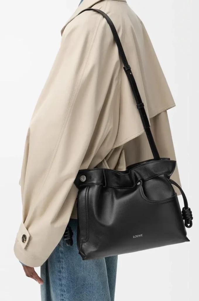 Panta medium Flamenco clutch in shiny calfskin Black Panta medium Flamenco clutch in shiny calfskin Black