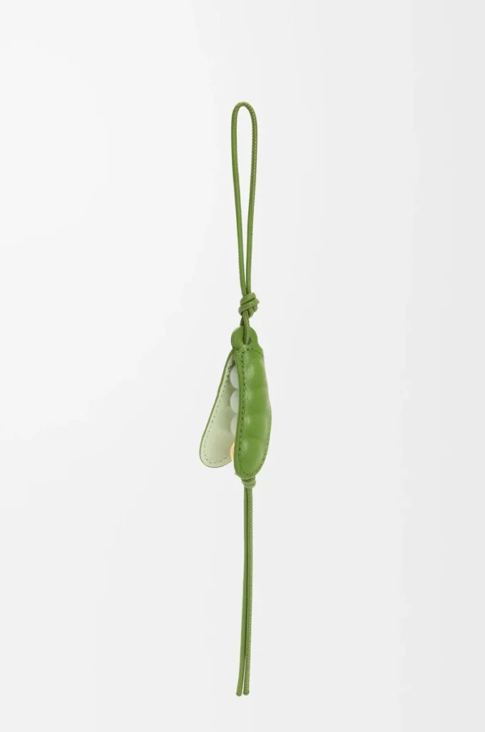 Pea pod charm in classic calfskin Spring Green/Spring Jade Pea pod charm in classic calfskin Spring Green/Spring Jade