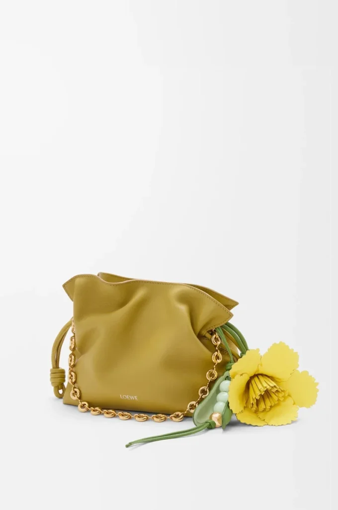Tulip charm in classic calfskin Yellow Tulip charm in classic calfskin Yellow