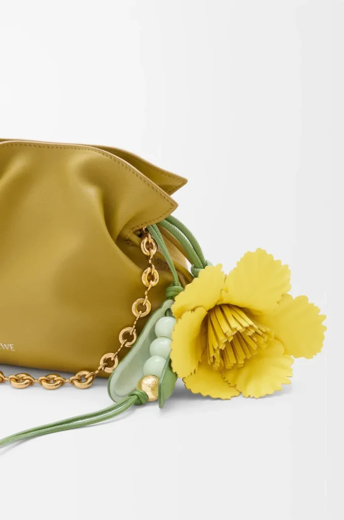 Tulip charm in classic calfskin Yellow Tulip charm in classic calfskin Yellow