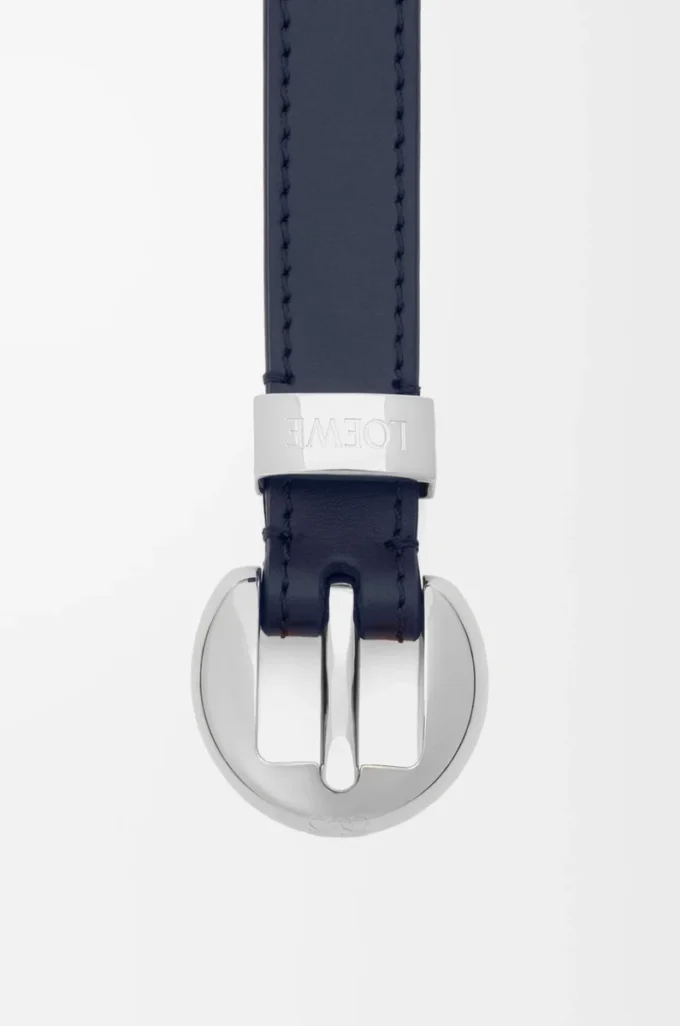 Pebble belt in smooth calfskin Deep Navy/Palladium Pebble belt in smooth calfskin Deep Navy/Palladium