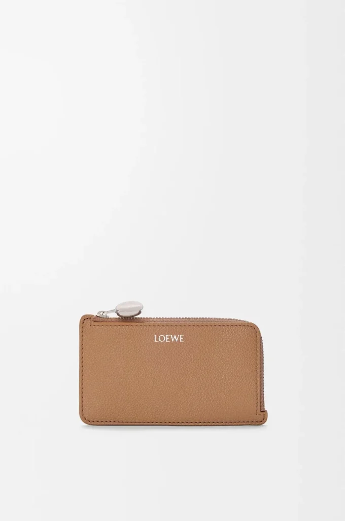 Pebble coin cardholder in pebble grained calfskin Mocha Pebble coin cardholder in pebble grained calfskin Mocha