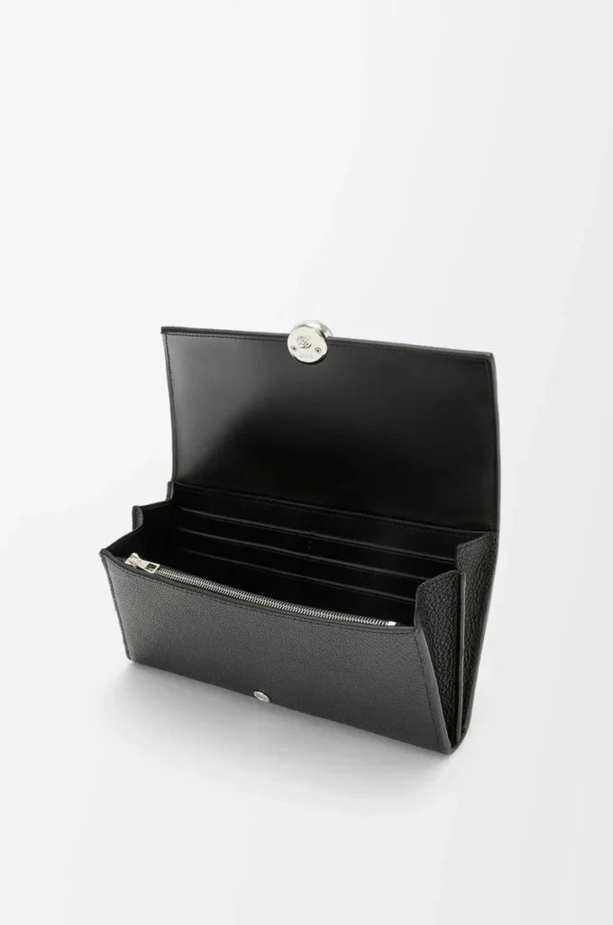 Pebble continental wallet in mini grain calfskin Black Pebble continental wallet in mini grain calfskin Black