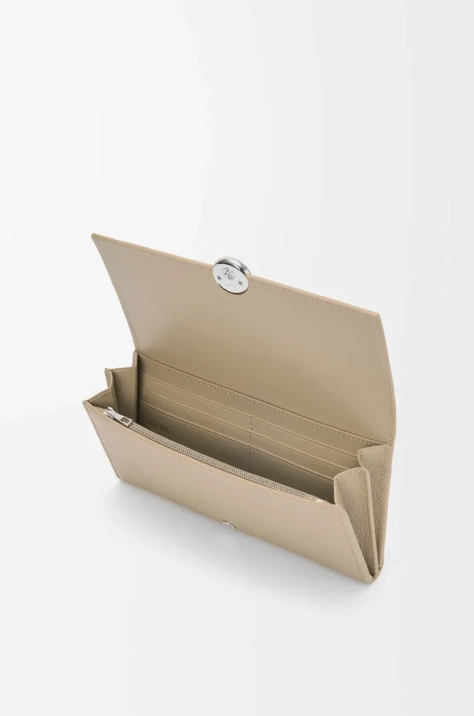 Pebble continental wallet in mini grain calfskin Clay Pebble continental wallet in mini grain calfskin Clay