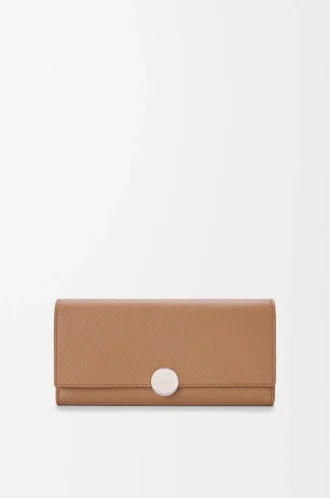 Pebble continental wallet in mini grain calfskin Mocha