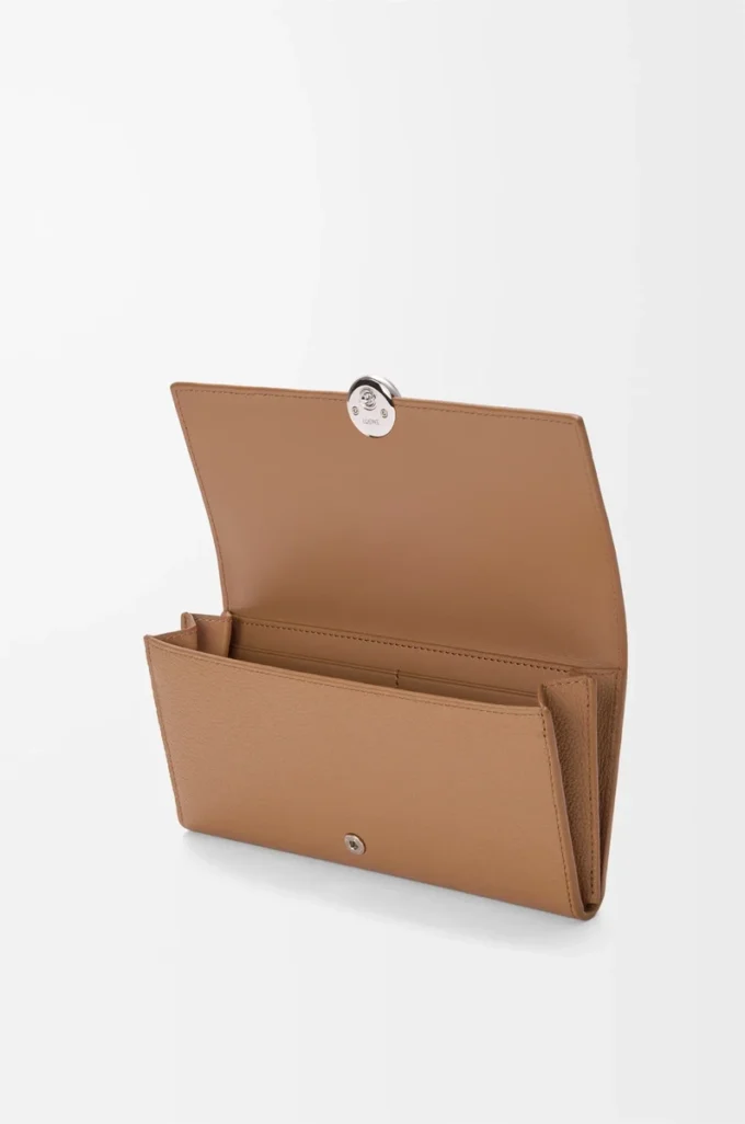 Pebble continental wallet in mini grain calfskin Mocha Pebble continental wallet in mini grain calfskin Mocha