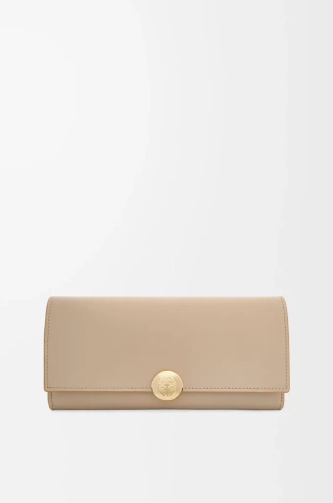 Pebble continental wallet in shiny nappa calfskin Sand
