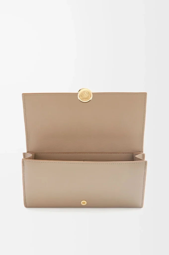 Pebble continental wallet in shiny nappa calfskin Sand